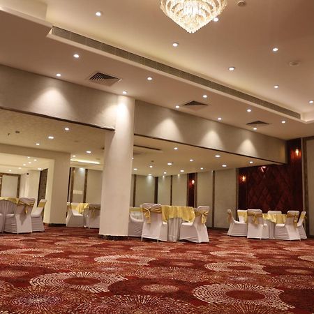 Hotel The Radiant Star Джайпур Екстериор снимка
